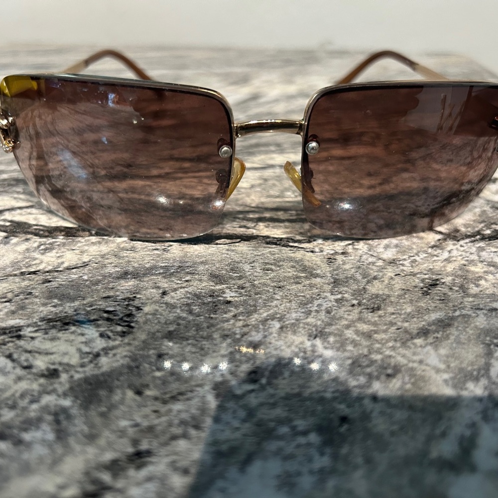 Stylish Brown Gradient Sunglasses - image 3